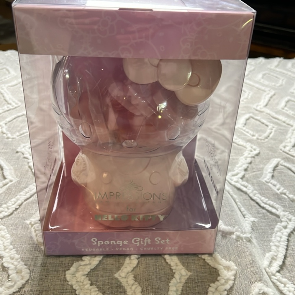 Impressions Vanity Hello Kitty 12 Piece Makeup Sponge Set with Container. M20